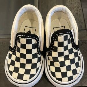Vans Off the Wall infant checkered black and white vans size 2